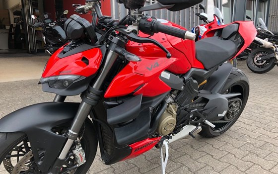 Gebrauchtmotorrad Ducati Streetfighter V4 - Bild 2