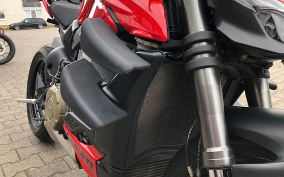 Gebrauchtmotorrad Ducati Streetfighter V4 - Bild 23