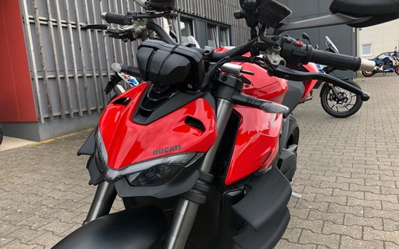 Gebrauchtmotorrad Ducati Streetfighter V4 - Bild 9