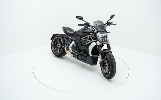 Motorrad Occasion Ducati Diavel 1260 - Bild 2