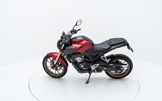 Motorrad Occasion Honda CB125R - Bild 6