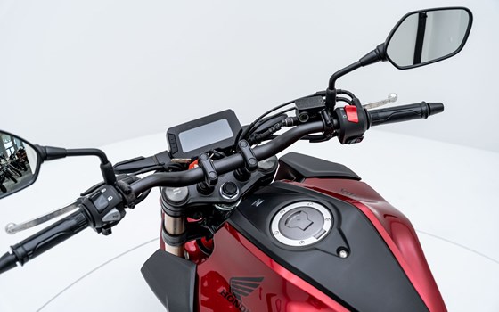 Motorrad Occasion Honda CB125R - Bild 8