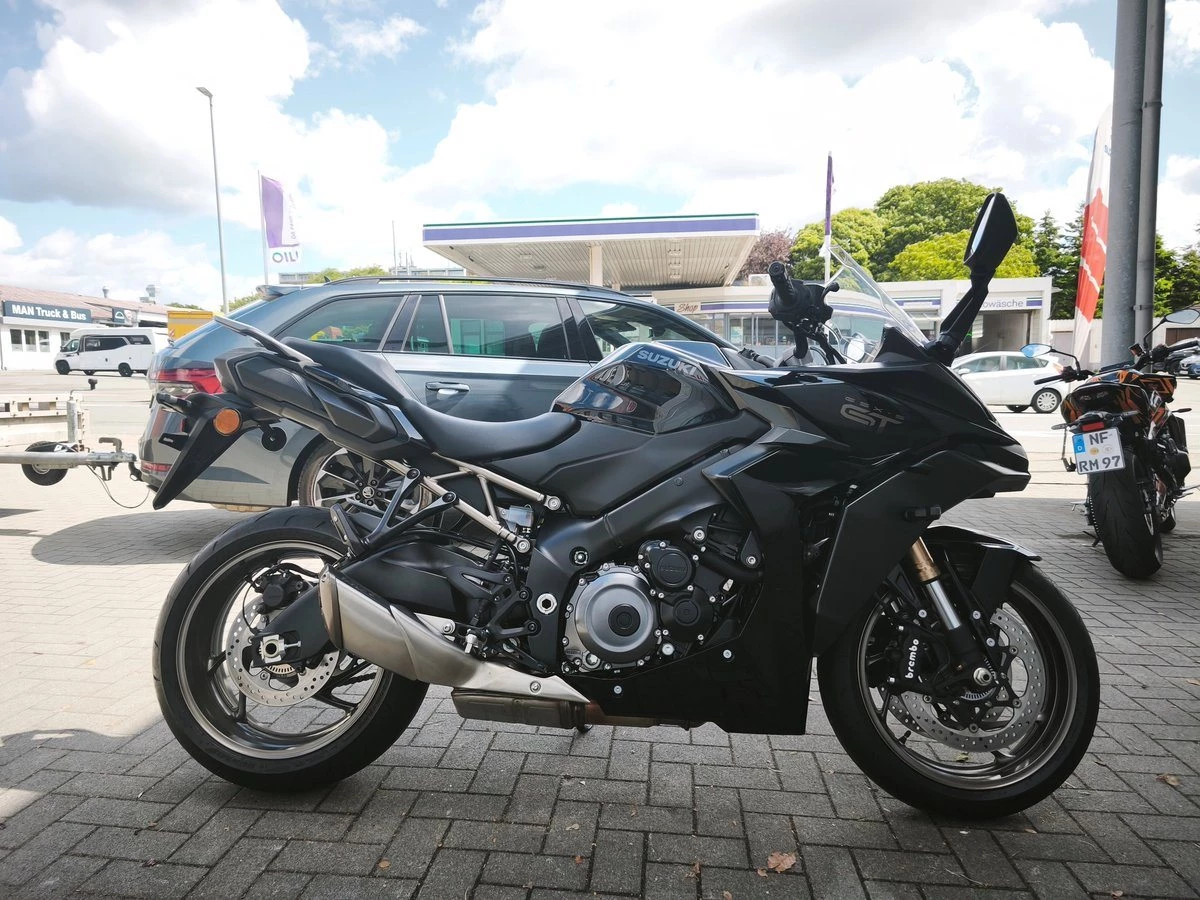 Suzuki GSX-S1000GT