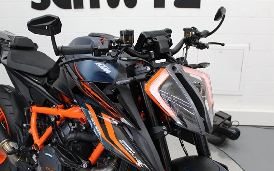 Motorrad Occasion KTM 1290 Super Duke R - Bild 8
