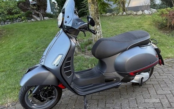 Gebrauchtmotorrad Vespa GTS 300 - Bild 1