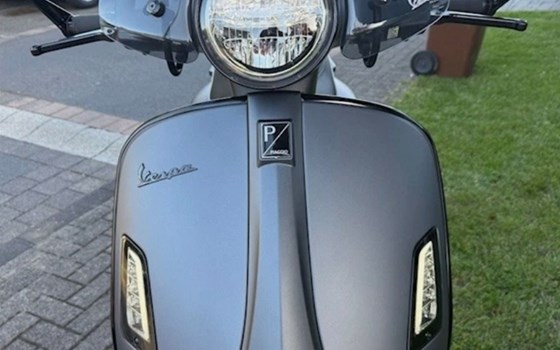 Gebrauchtmotorrad Vespa GTS 300 - Bild 3
