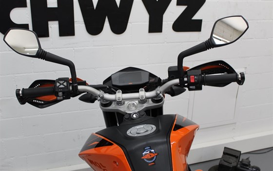 Motorrad Occasion KTM 690 Duke - Bild 9