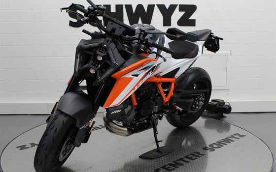 Neufahrzeug KTM 1390 Super Duke RR - Bild 3