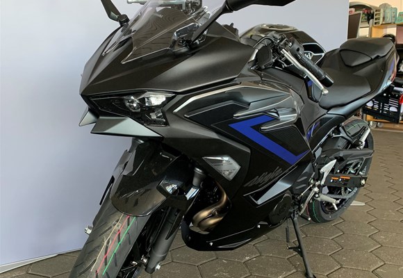 Kawasaki Ninja 500 SE