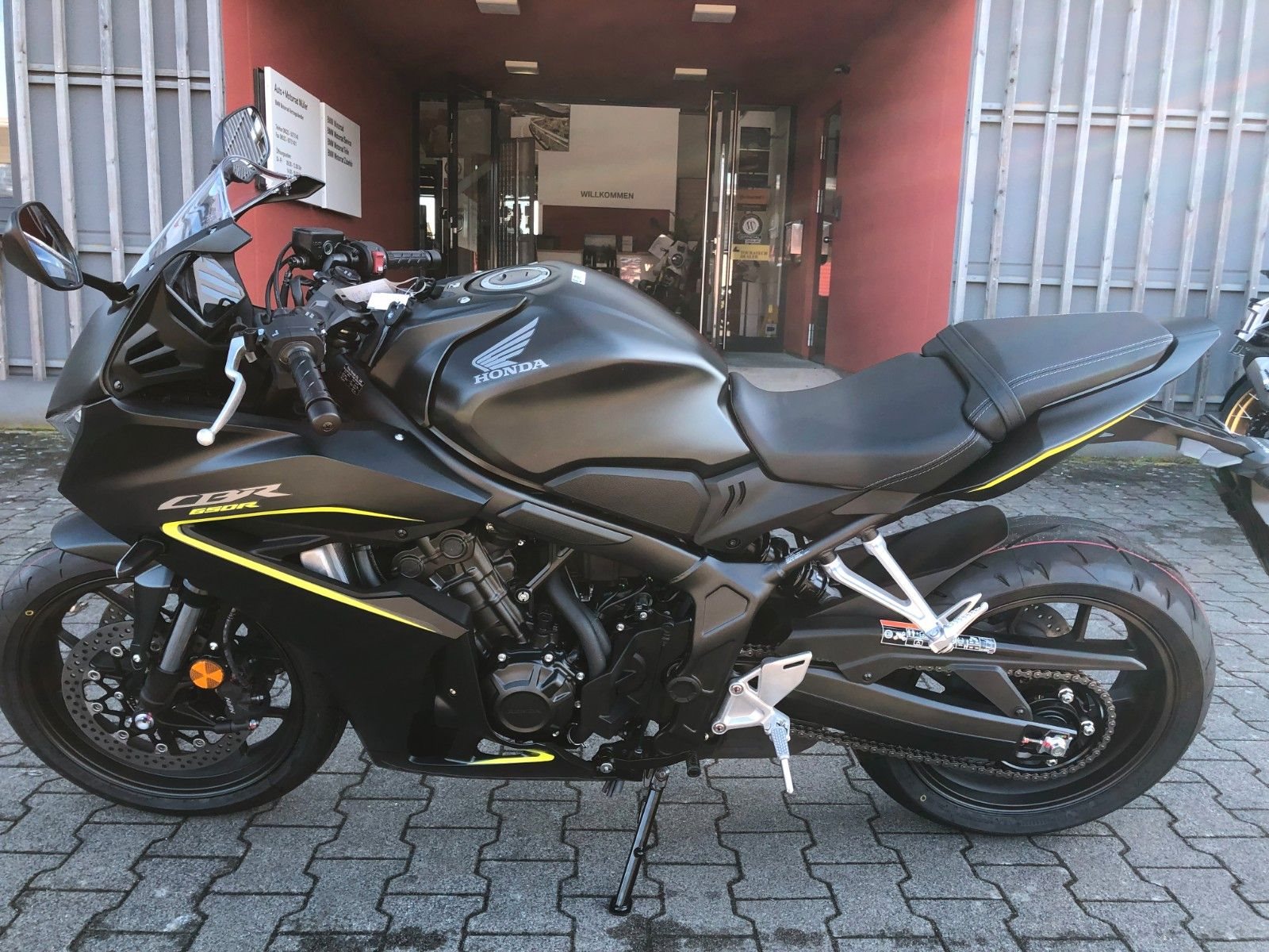 Honda CBR650R