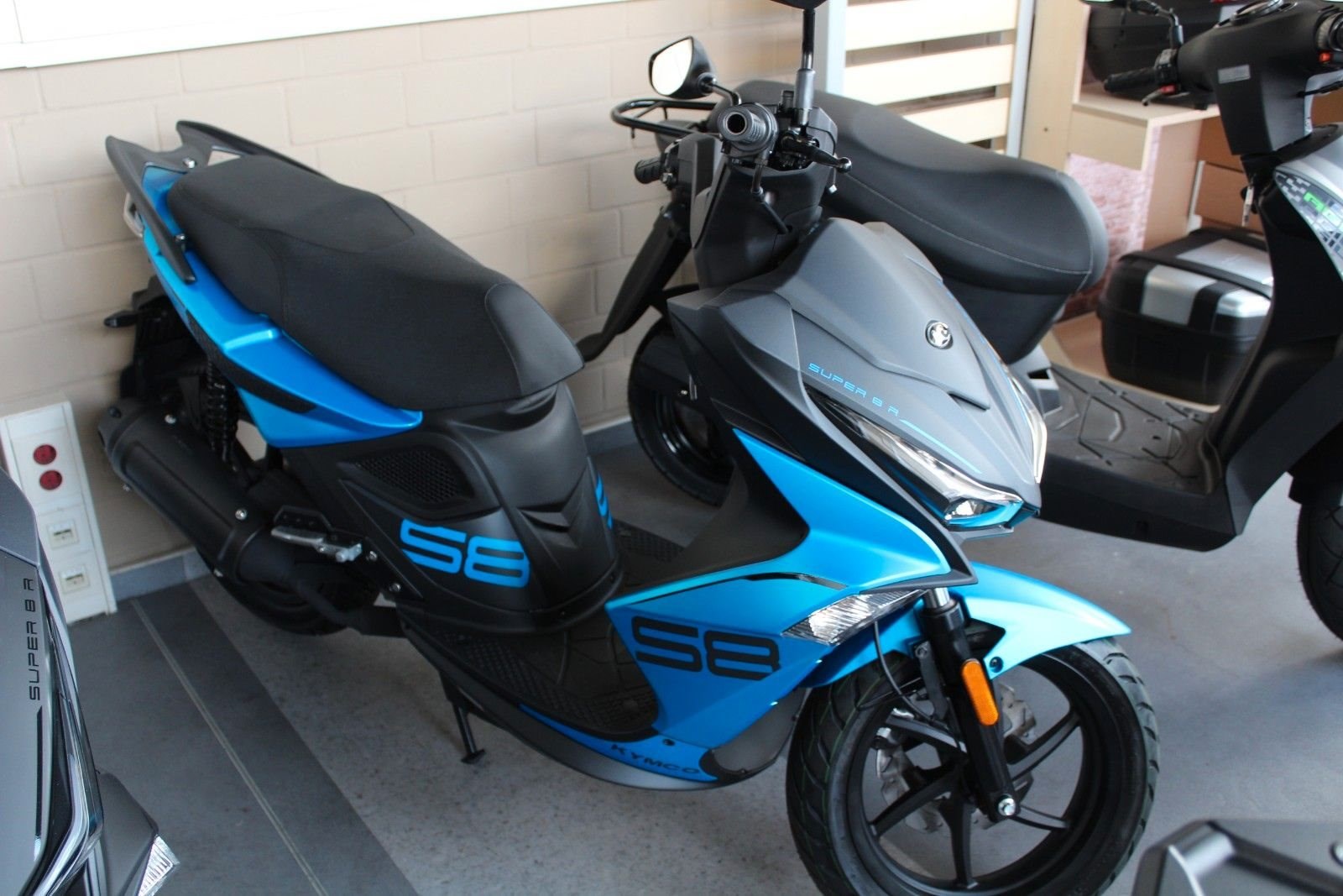 Kymco Super 8 R 50i, / LED-Scheinwerfer / Garantie