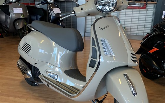 Neufahrzeug Vespa GTS 125 - Bild 1