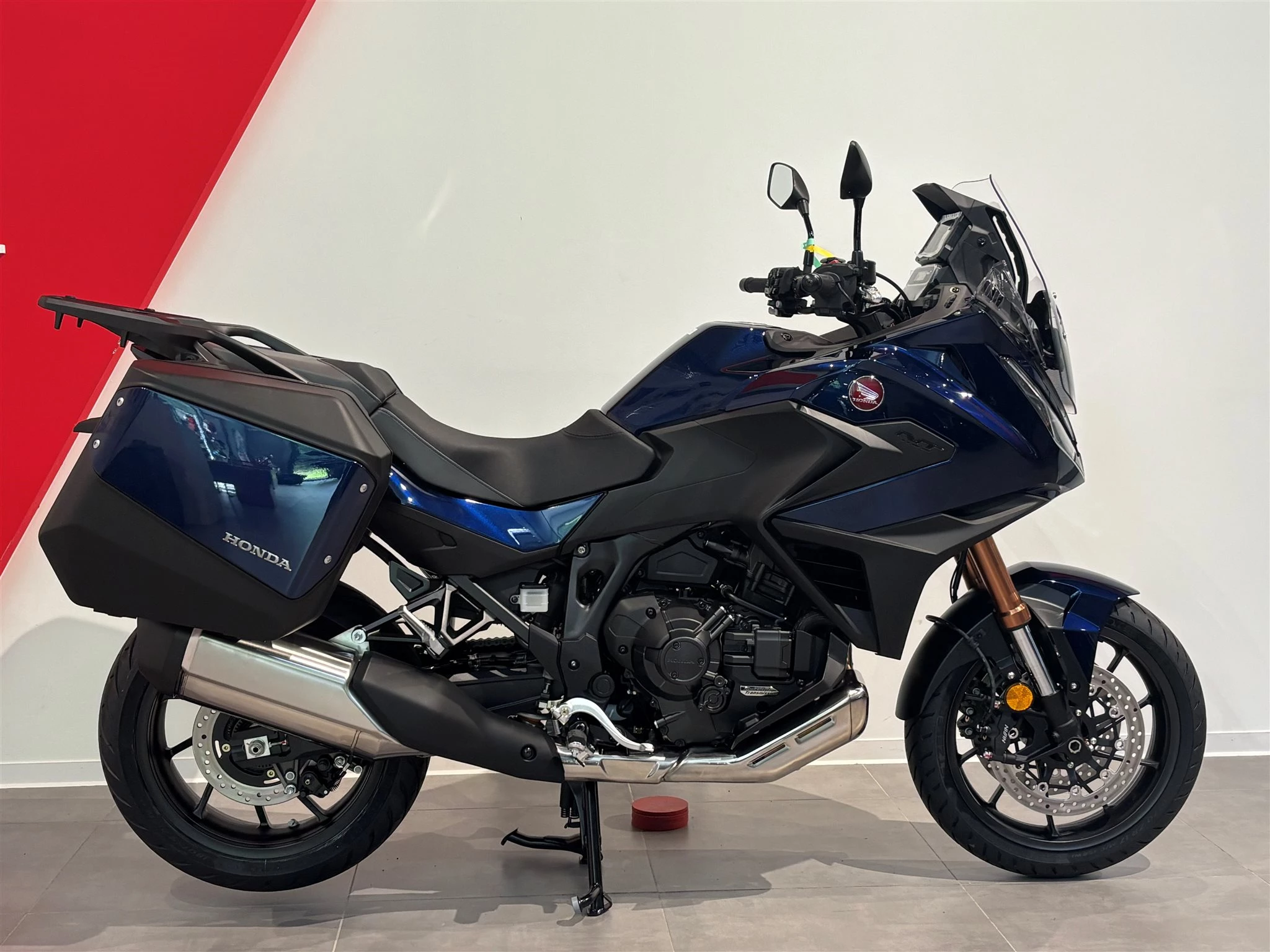 Honda NT1100 DCT Electronic Suspension