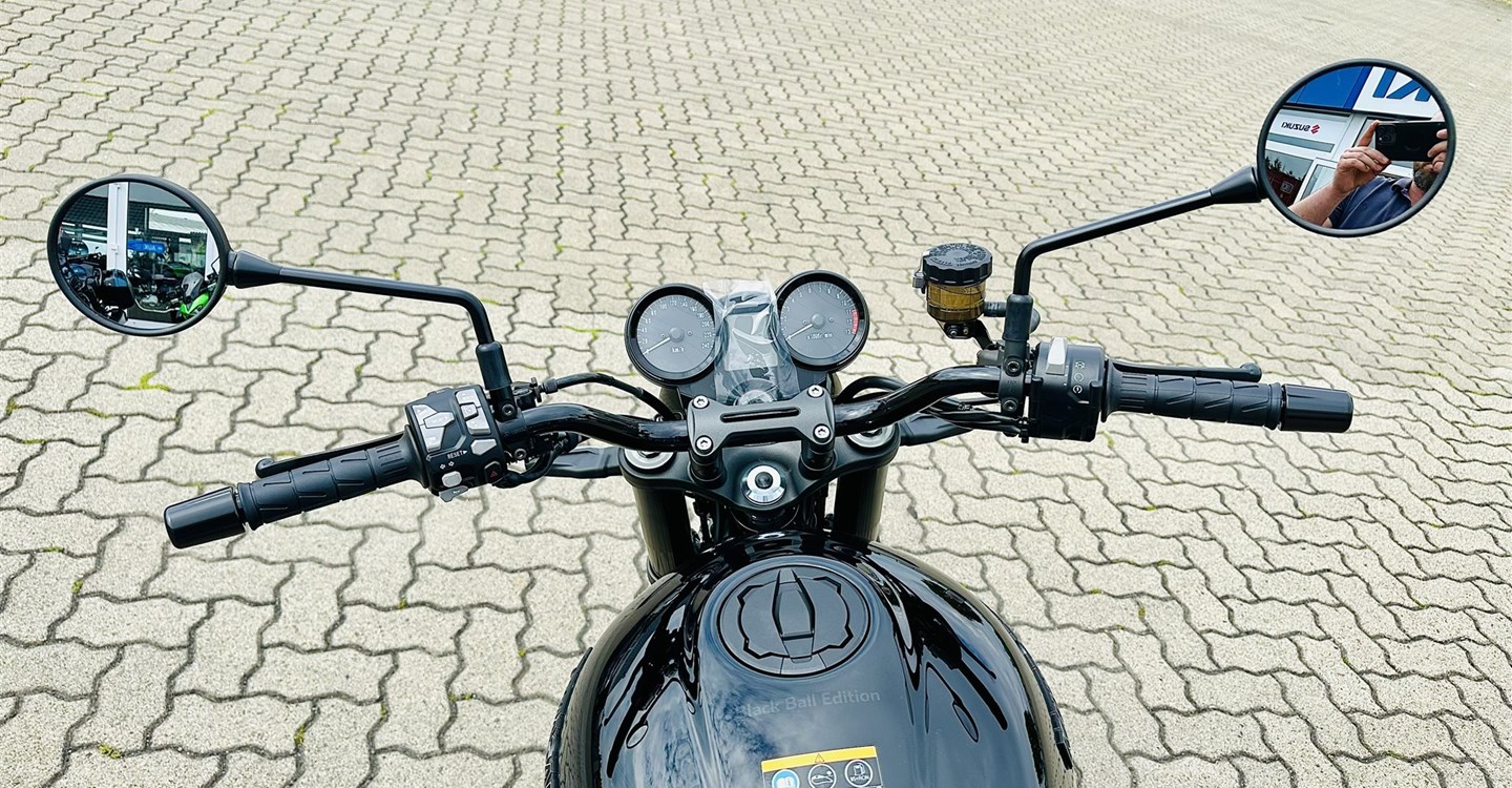Angebot Kawasaki Z900 RS Black Ball Edition