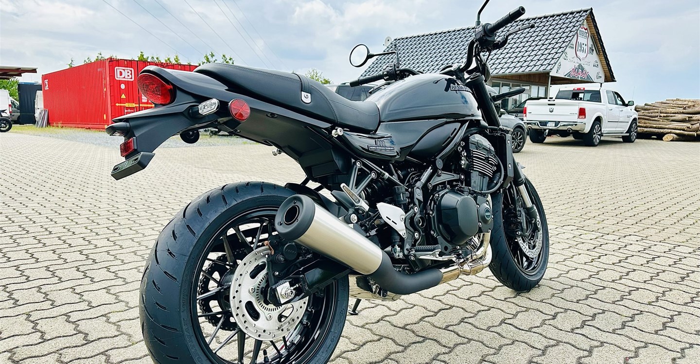 Angebot Kawasaki Z900 RS Black Ball Edition