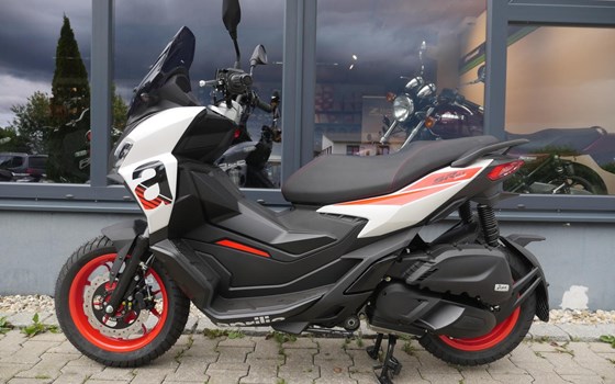 Neufahrzeug Aprilia SR GT 200 - Bild 12