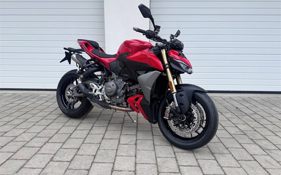 Gebrauchtmotorrad Ducati Streetfighter V2 - Bild 1