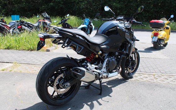 Gebrauchtmotorrad BMW F 900 R - Bild 4