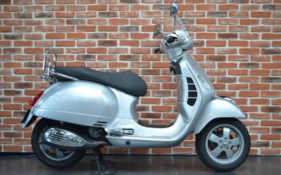 Gebrauchtmotorrad Piaggio GTS 125 - Bild 1