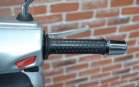 Gebrauchtmotorrad Piaggio GTS 125 - Bild 11