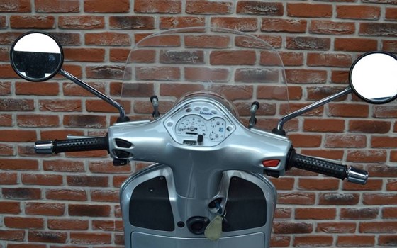 Gebrauchtmotorrad Piaggio GTS 125 - Bild 12