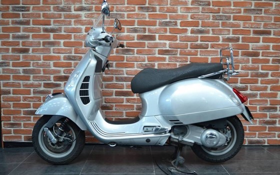 Gebrauchtmotorrad Piaggio GTS 125 - Bild 3