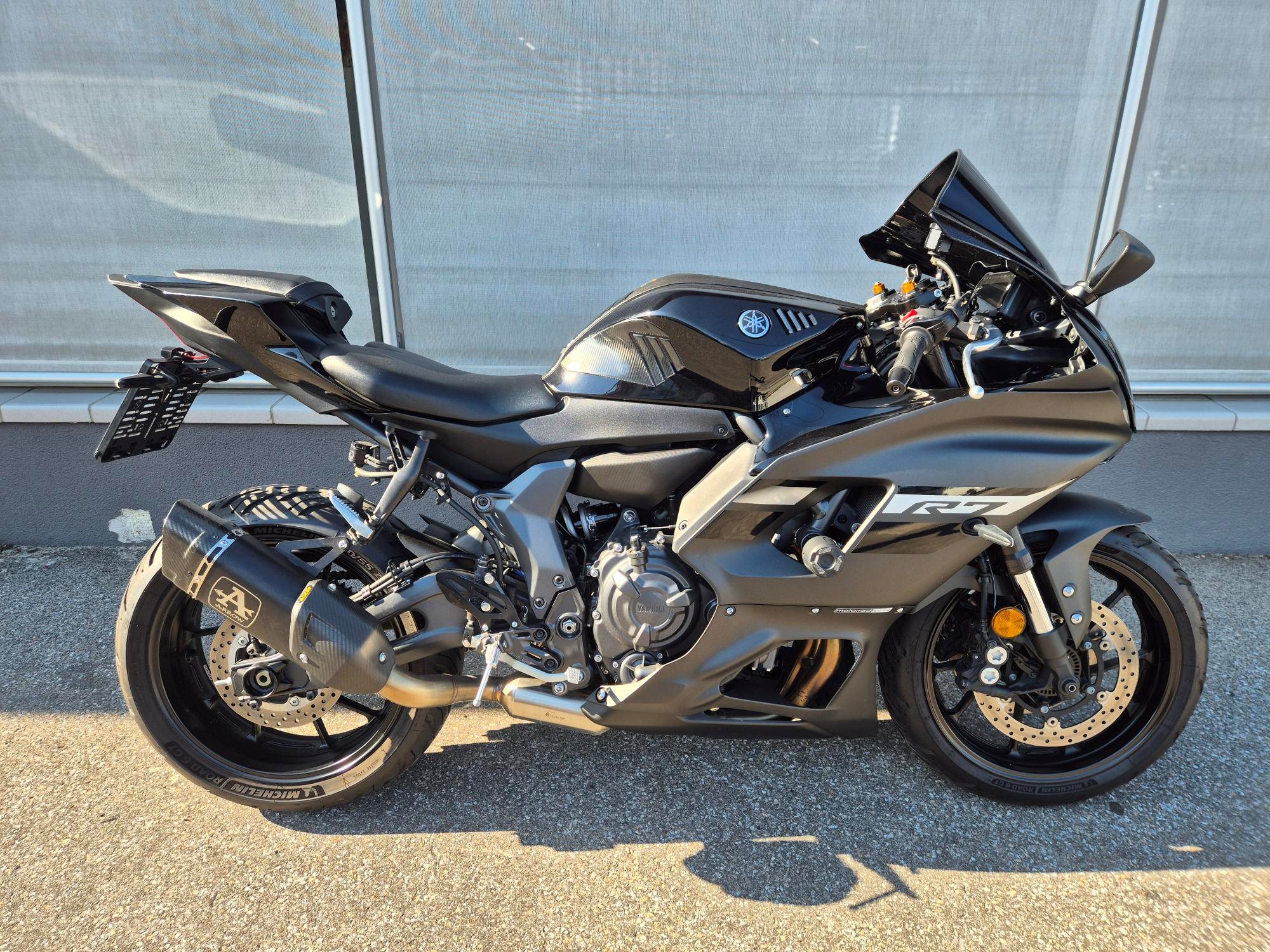 Yamaha R7