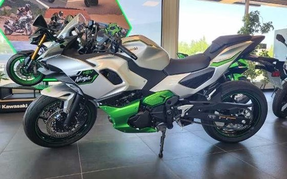 Gebrauchtmotorrad Kawasaki Ninja 7 Hybrid - Bild 2