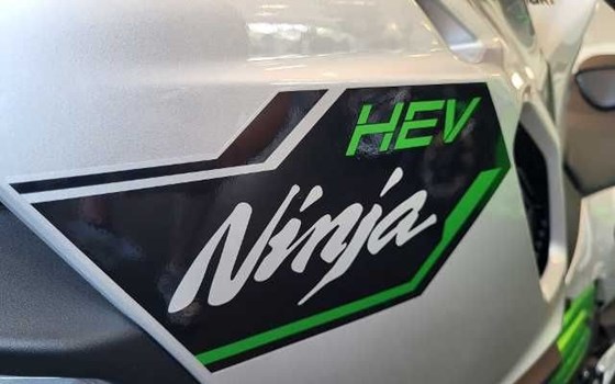 Gebrauchtmotorrad Kawasaki Ninja 7 Hybrid - Bild 7