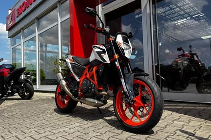 KTM 690 Duke R