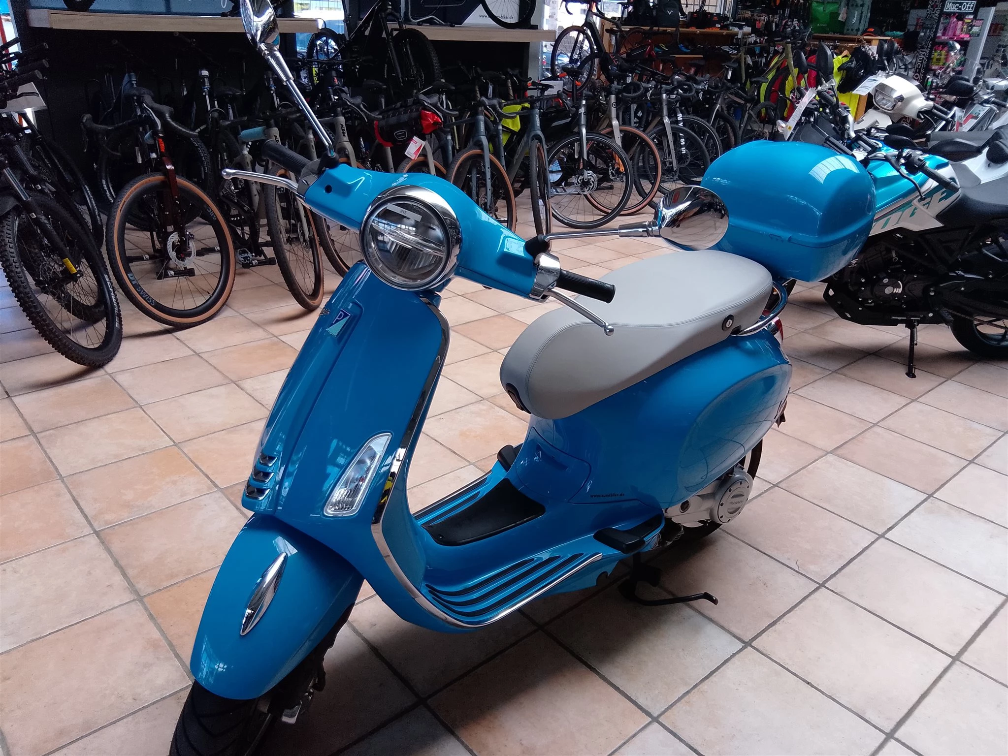 Vespa Primavera 50 50. Anniversario