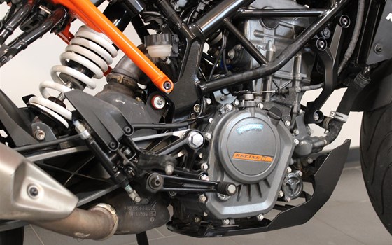 Gebrauchtmotorrad KTM 125 Duke - Bild 9