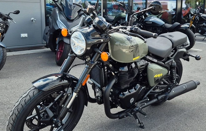 Royal Enfield Shotgun 650