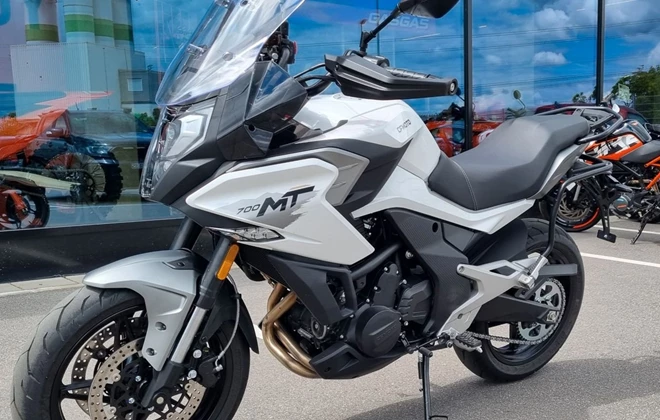 CFMOTO 700MT