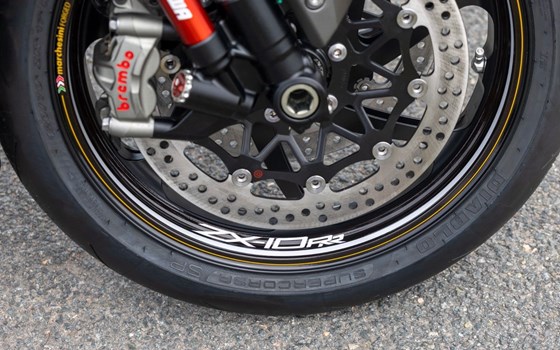 Neufahrzeug Kawasaki Ninja ZX-10RR - Bild 10