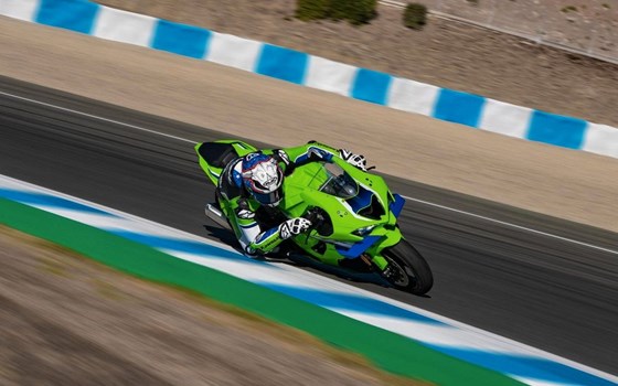 Gebrauchtmotorrad Kawasaki Ninja ZX-10R - Bild 10