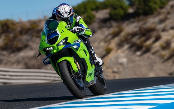 Gebrauchtmotorrad Kawasaki Ninja ZX-10R - Bild 7