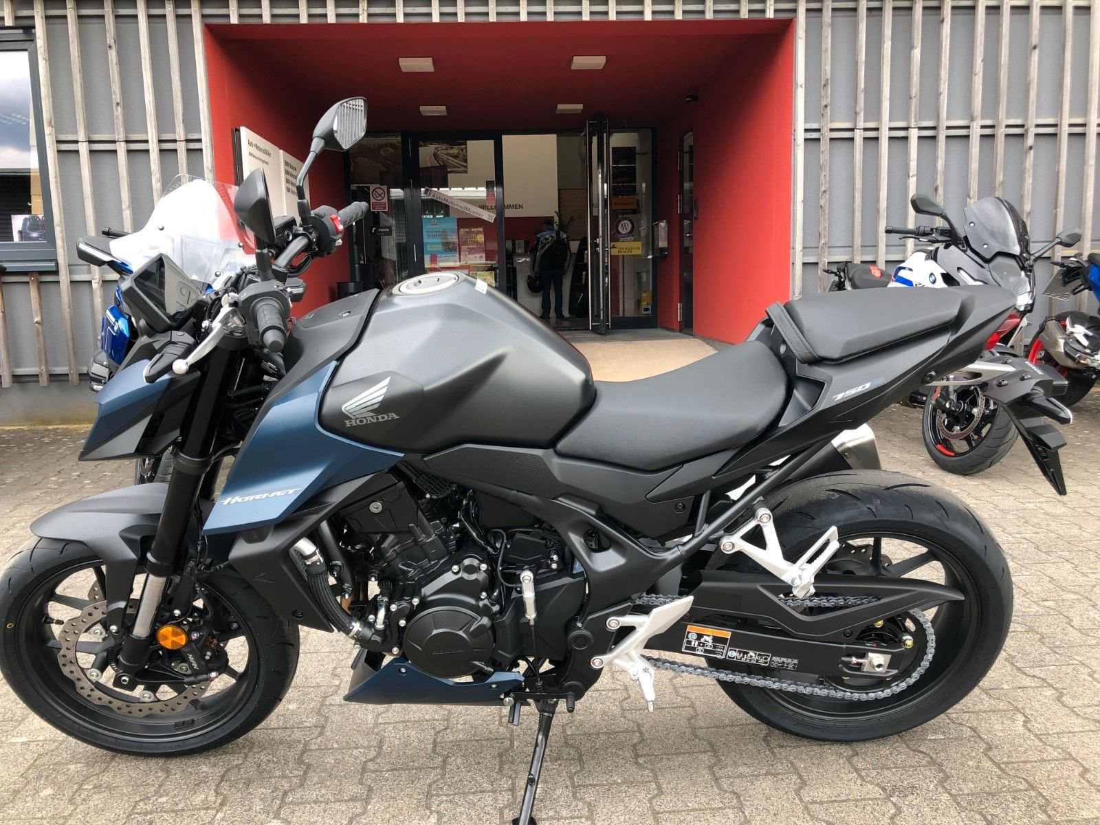Honda CB750 Hornet E-Clutch