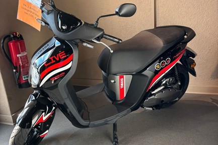 Yamaha NEO's Dual Battery