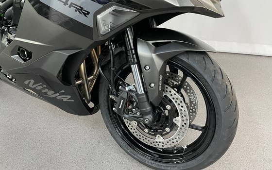 Neufahrzeug Kawasaki Ninja ZX-4RR - Bild 3