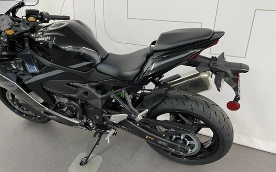 Neufahrzeug Kawasaki Ninja ZX-4RR - Bild 8