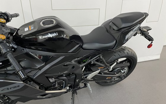Neufahrzeug Kawasaki Ninja ZX-4RR - Bild 9