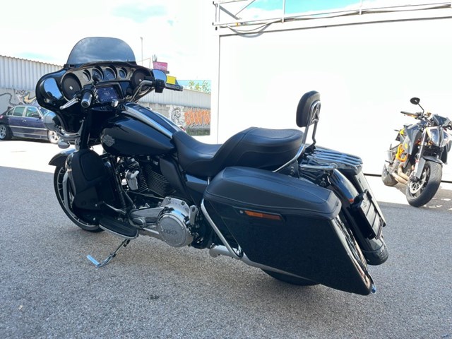 Harley-Davidson Touring Street Glide Special FLHXS (schwarz) - Bild 11