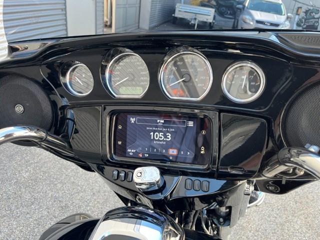 Harley-Davidson Touring Street Glide Special FLHXS (schwarz) - Bild 16