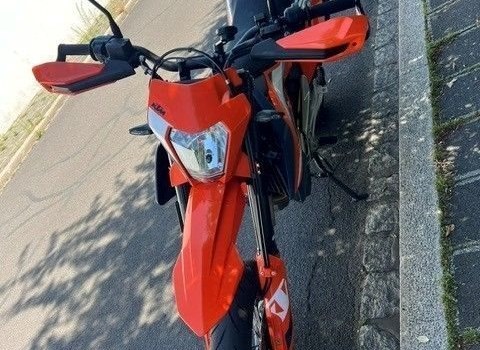 Gebrauchtmotorrad KTM 690 SMC R - Bild 3