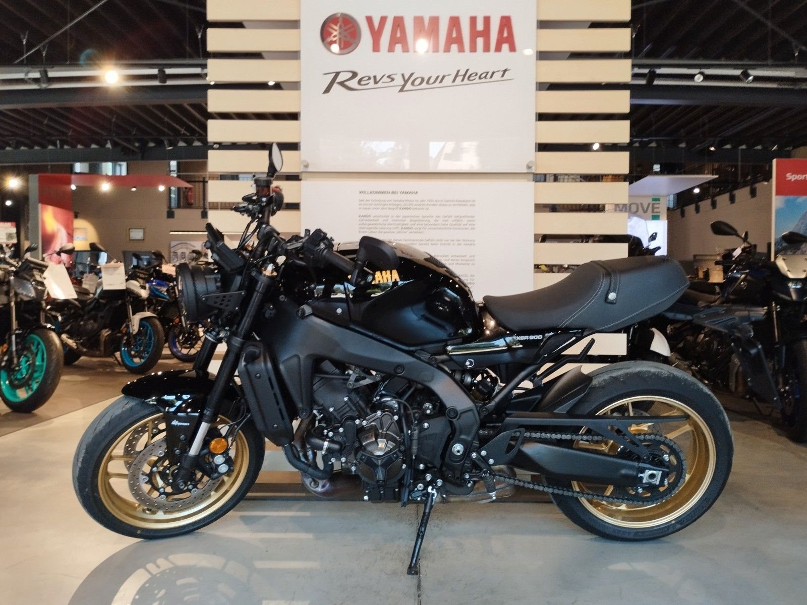Yamaha XSR900
