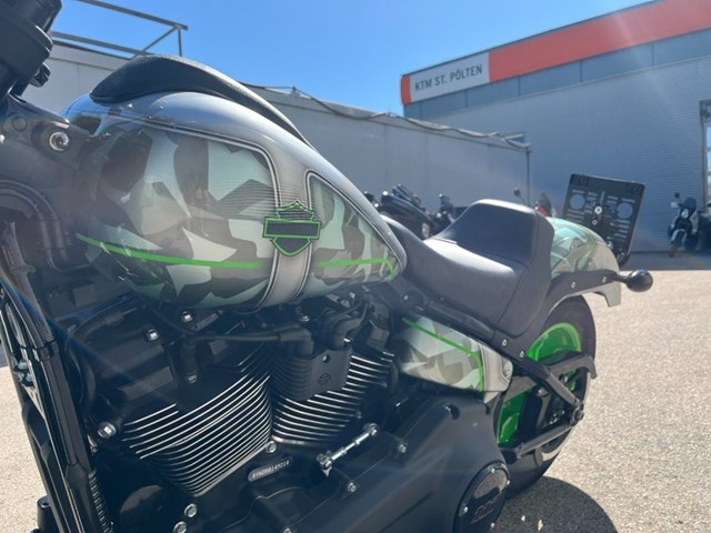 Harley-Davidson Softail Low Rider S FXLRS (silber) - Bild 14
