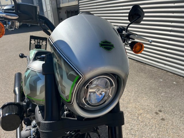 Harley-Davidson Softail Low Rider S FXLRS (silber) - Bild 17