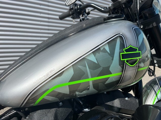 Harley-Davidson Softail Low Rider S FXLRS (silber) - Bild 18