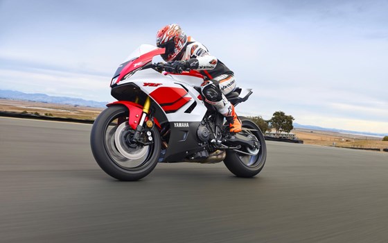 Neufahrzeug Yamaha R7 35 kW - Bild 2